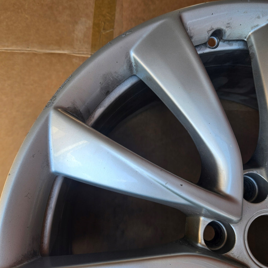 1x Alufelge 19 Zoll 8.5" 5x114.3 35ET Glanz Silber 1044227-00-D Tesla Model 3 FEL1950672401rh