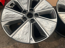 Load image into Gallery viewer, 1x Alufelge 17 Zoll 7.0" 5x114.3 50ET Glanz Graphit 52910-J2000 Kia Soul Mg FEL7254020304og