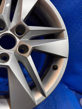 Laden Sie das Bild in den Galerie-Viewer, 1x Alufelge 17 Zoll 6.5&quot; 5x112 3V0601025BH 3V0601025BG Skoda Superb Iii