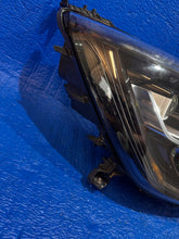 Laden Sie das Bild in den Galerie-Viewer, Frontscheinwerfer Renault Megane IV 260106126R Full LED Rechts oder Links SCH6083439926aa