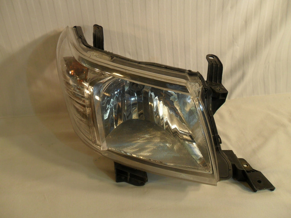 Frontscheinwerfer Toyota Hilux Rechts Scheinwerfer Headlight SCH2482994734vw