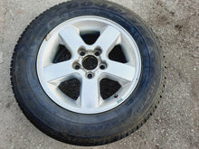 Laden Sie das Bild in den Galerie-Viewer, 1x Alufelge 17 Zoll 7.5" 5x127 40ET Glanz Silber 5HF55 Jeep Cherokee Wj FEL2930314419bh