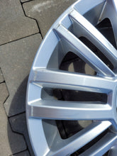 Load image into Gallery viewer, 1x Alufelge 15 Zoll 5.5&quot; 4x100 41ET Glanz Silber 1S0601025 VW Up Rim Wheel