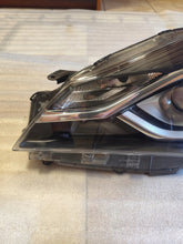Laden Sie das Bild in den Galerie-Viewer, Frontscheinwerfer Toyota Yaris 81170-0DJ90 LED Links Scheinwerfer Headlight SCH4569380376cm