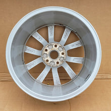 Load image into Gallery viewer, 1x Alufelge 17 Zoll 7.0" 5x112 5L0601025K Skoda Yeti Rim Wheel FEL8759873990ks