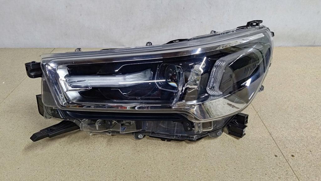Frontscheinwerfer Toyota Hilux VIII 81150-0KU80 LED Links Scheinwerfer Headlight SCH8350125215wz
