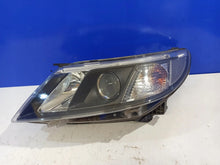 Laden Sie das Bild in den Galerie-Viewer, Frontscheinwerfer Saab 9-3 12770137 12842041 Links Scheinwerfer Headlight