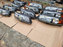 Laden Sie das Bild in den Galerie-Viewer, Frontscheinwerfer Volvo Xc70 Ein Stück (Rechts oder Links) Headlight