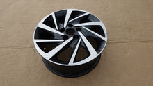 Load image into Gallery viewer, 1x Alufelge 15 Zoll 6.0&quot; 5x100 40ET Glanz Graphit 6C0601025N Mg Polo Rim Wheel