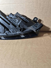 Load image into Gallery viewer, Frontscheinwerfer Skoda Octavia IV 5E4941015A Full LED Links Headlight SCH5163212447gy