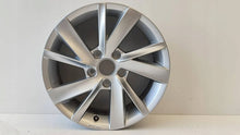 Laden Sie das Bild in den Galerie-Viewer, 1x Alufelge 16 Zoll 5H0071496 VW Golf Viii Rim Wheel