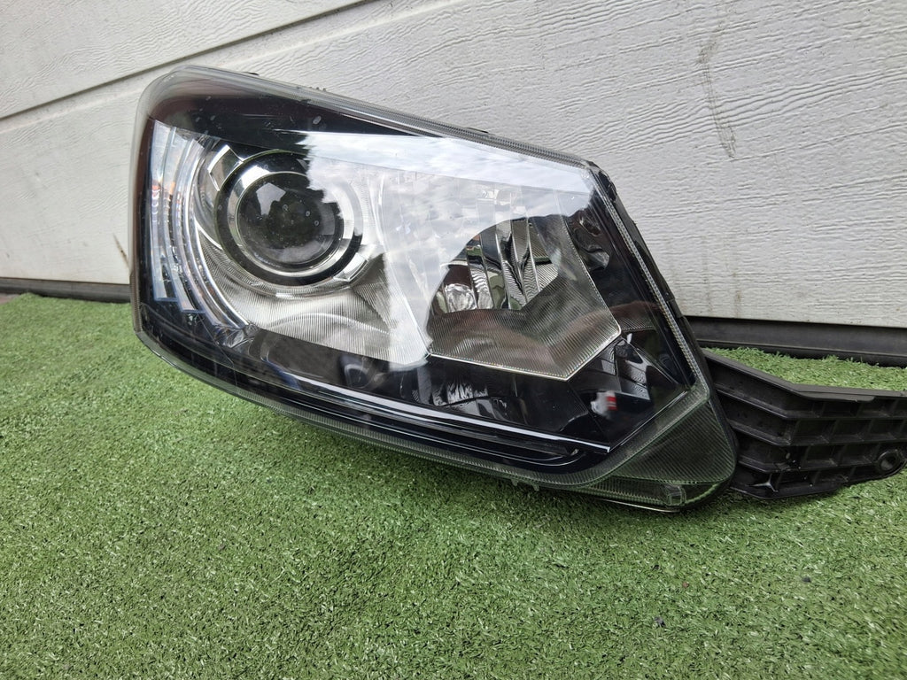 Frontscheinwerfer Skoda Yeti 5l 5L1941018D Bi-Xenon Rechts Headlight SCH5056910088pr