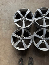 Laden Sie das Bild in den Galerie-Viewer, 4x Alufelge 18 Zoll 8.0" 5x108 42 5ET Glanz Silber 31423515 Volvo I Rim Wheel FEL3616025236ni