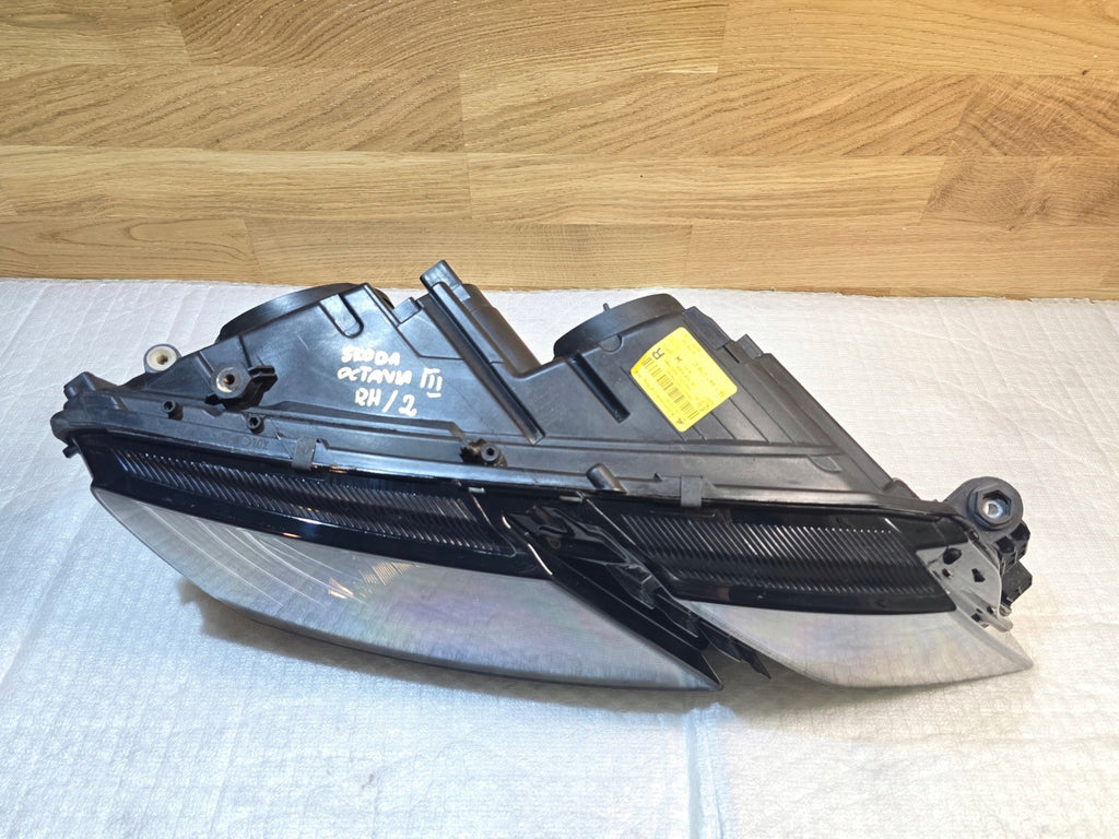 Frontscheinwerfer Skoda Octavia III 5E1941015F 5E1941016F LED Ein Satz Headlight SCH8946717978ba