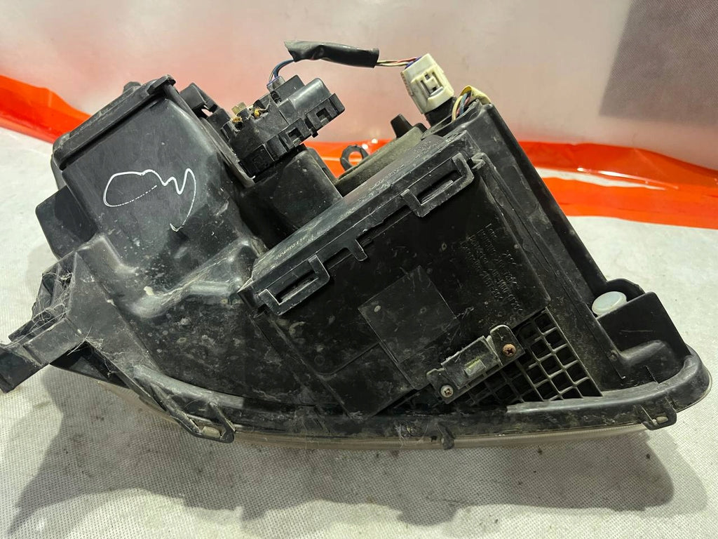 Frontscheinwerfer Toyota Avensis 81170-05240 Links Scheinwerfer Headlight SCH5401818038wb