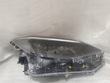 Laden Sie das Bild in den Galerie-Viewer, Frontscheinwerfer Toyota Corolla Yaris Cross LED Rechts Scheinwerfer Headlight SCH1339381043mt