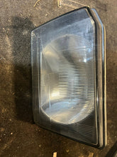 Laden Sie das Bild in den Galerie-Viewer, Frontscheinwerfer Land Rover I Discovery II Links Scheinwerfer Headlight SCH7619087469le
