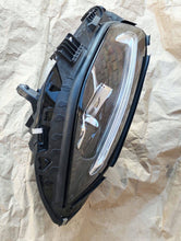 Laden Sie das Bild in den Galerie-Viewer, Frontscheinwerfer Mercedes-Benz W206 A2069066104 LED Links Headlight SCH9455618385rm