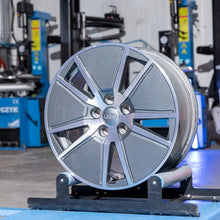 Laden Sie das Bild in den Galerie-Viewer, 4x Alufelge 17 Zoll 7.5" 5x112 38ET Glanz Silber Audi Rim Wheel FEL2395263719cr