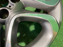 Load image into Gallery viewer, 1x Alufelge 16 Zoll 6.0" 4x100 50ET 52910-C8700 Hyundai I20 Ii Rim Wheel FEL1606755669yb