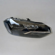 Laden Sie das Bild in den Galerie-Viewer, Frontscheinwerfer VW Polo 2G1941006 90099317 Rechts Scheinwerfer Headlight