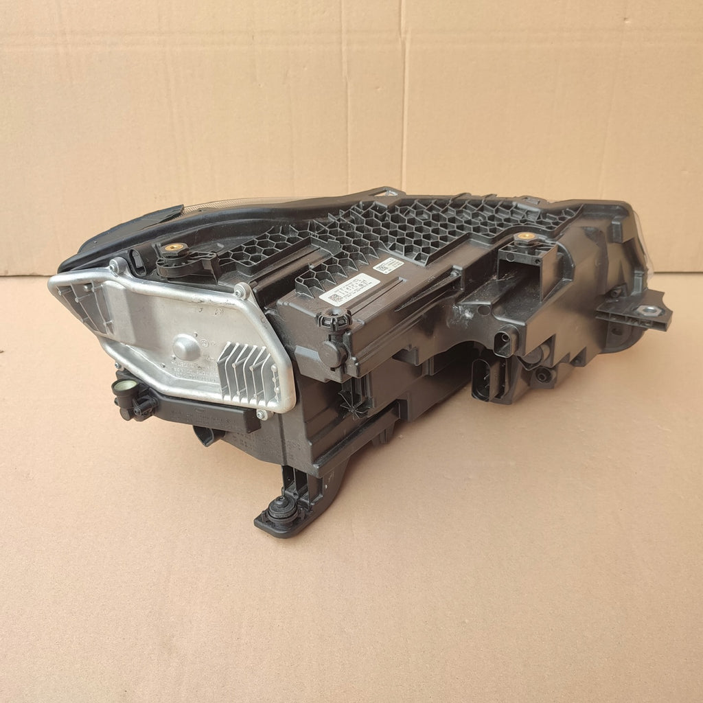 Frontscheinwerfer VW Caddy V 2K8941035T LED Ein Stück (Rechts oder Links) SCH1690008142gz