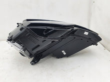 Laden Sie das Bild in den Galerie-Viewer, Frontscheinwerfer Skoda Karoq 13716058484 Full LED Rechts Scheinwerfer Headlight SCH1049251207ng