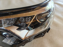 Laden Sie das Bild in den Galerie-Viewer, Frontscheinwerfer Toyota 81150-F4031 LED Links Scheinwerfer Headlight