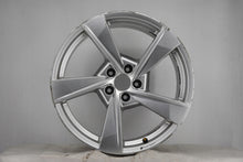 Load image into Gallery viewer, 1x Alufelge 19 Zoll 8.5&quot; 5x112 40ET Glanz Silber 8W0601025 Audi Rim Wheel