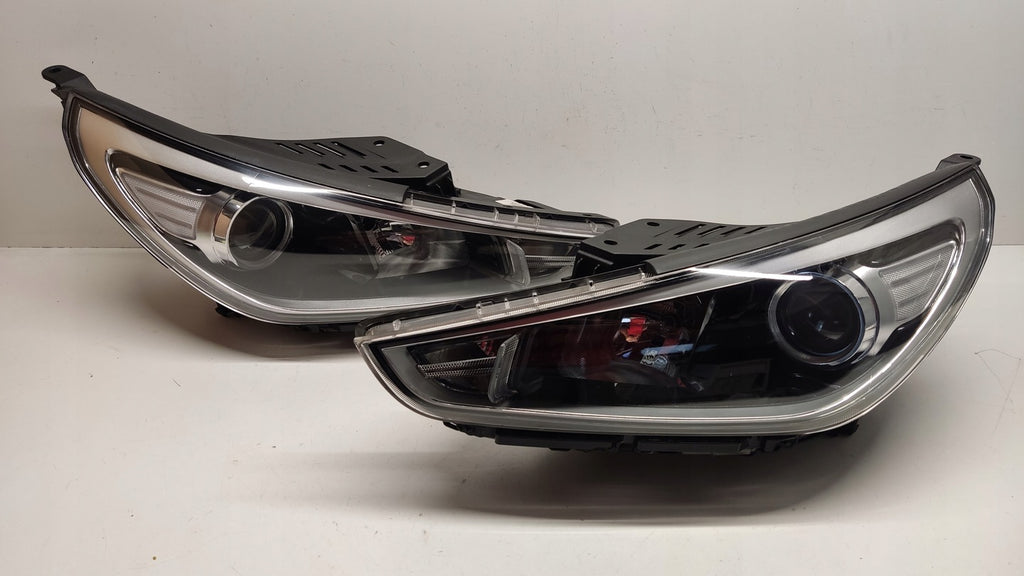 Frontscheinwerfer Hyundai I30 III 92102G4000 Ein Satz Scheinwerfer Headlight