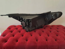 Laden Sie das Bild in den Galerie-Viewer, Frontscheinwerfer Hyundai I30 01070099900010 Links Scheinwerfer Headlight SCH9434633380wd