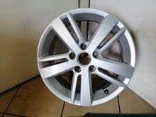 Load image into Gallery viewer, 1x Alufelge 16 Zoll 6.5" 5x112 50ET Glanz Silber 5K0601025AH VW Golf I Rim Wheel FEL2641695819bv