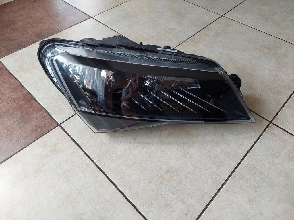 Frontscheinwerfer Skoda Superb III 3V1941016 Rechts Scheinwerfer Headlight SCH7745156047tb