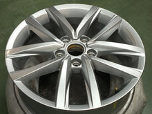 Load image into Gallery viewer, 1x Alufelge 17 Zoll 6.0" 5x112 50ET Glanz Silber 2K5601025 VW Caddy Rim Wheel FEL6242353112oo