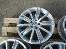 Laden Sie das Bild in den Galerie-Viewer, 4x Alufelge 18 Zoll 7.0&quot; 5x112 43ET Glanz Silber 5N0601025 VW Tiguan Rim Wheel