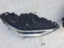 Load image into Gallery viewer, Frontscheinwerfer Audi E Tron 4KE941039 4KE941040 LED Ein Satz Headlight SCH6890603783av
