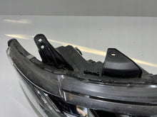 Laden Sie das Bild in den Galerie-Viewer, Frontscheinwerfer Mitsubishi Outlander III 8301D332 LED Rechts Headlight