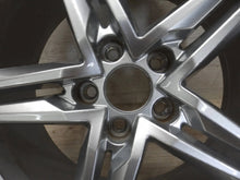 Load image into Gallery viewer, 1x Alufelge 18 Zoll 8.0&quot; 5x112 40ET 8W0701025HM Audi A4 B9 Rim Wheel