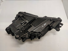 Laden Sie das Bild in den Galerie-Viewer, Frontscheinwerfer Skoda Superb III 3V1941015D Full LED Rechts oder Links