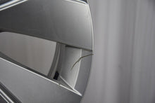 Load image into Gallery viewer, 4x Alufelge 17 Zoll 6.5" 5x112 46ET Glanz Silber 5H0601025B VW Golf Viii FEL3509042914jr