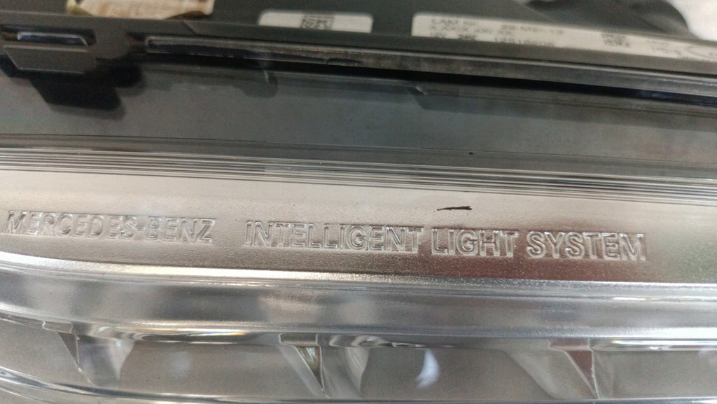 Frontscheinwerfer Mercedes-Benz W204 A2048201639 Xenon Rechts Headlight SCH3810726763lq