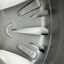 Laden Sie das Bild in den Galerie-Viewer, 1x Alufelge 17 Zoll 6.5" 5x100 50ET Glanz Graphit PW457-0D005 Mg Yaris Rim Wheel FEL4163324190ea