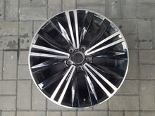 Laden Sie das Bild in den Galerie-Viewer, 1x Alufelge 18 Zoll 7.0" 5x112 43ET Glanz Schwarz 5NA601025A VW Tiguan Rim Wheel FEL1845290039cu