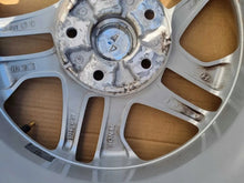 Laden Sie das Bild in den Galerie-Viewer, 1x Alufelge 16 Zoll 6.5&quot; 5x114.3 45ET 52910-D7110 Hyundai Tucson Rim Wheel