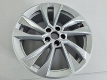 Load image into Gallery viewer, 1x Alufelge 17 Zoll 6.5" 5x100 40ET Glanz Silber 657601025AK Skoda Scala Kamiq I FEL6471751590bh