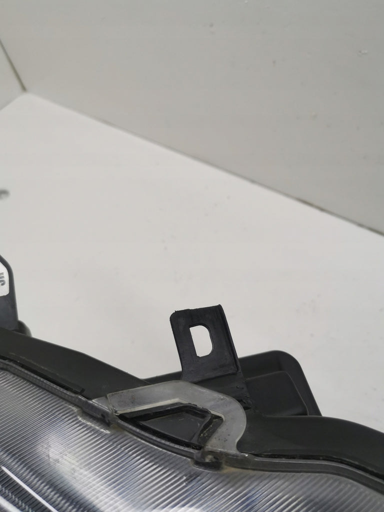 Frontscheinwerfer Toyota 4 Yaris EUK0-8 LED Links Scheinwerfer Headlight