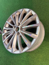 Laden Sie das Bild in den Galerie-Viewer, 1x Alufelge 18 Zoll 7.0" 5x112 43ET 565601025L Skoda Kodiaq Rim Wheel FEL2336613482fy