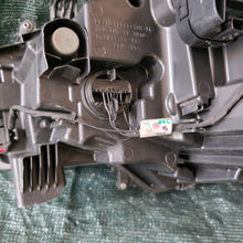Laden Sie das Bild in den Galerie-Viewer, Frontscheinwerfer Toyota Corolla 81150-02860 Rechts Scheinwerfer Headlight SCH6270922217qu