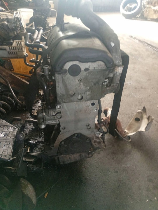 Motor VW Transporter Caravelle AXD 2.5 130PS 96kW 2005 Diesel Engine Unkomplett MOT5860271963kh