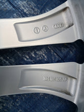 Laden Sie das Bild in den Galerie-Viewer, 1x Alufelge 20 Zoll 8.5" 5x112 33ET Glanz Silber 8R0601025 Audi Q5 Rim Wheel FEL6882760131iy